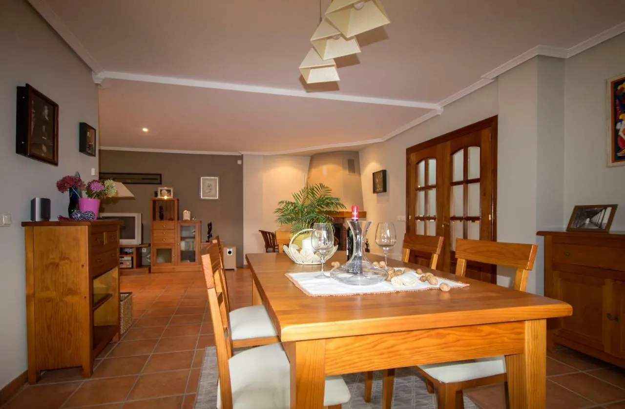 El Chalet Del Golf Urturi 0*,
